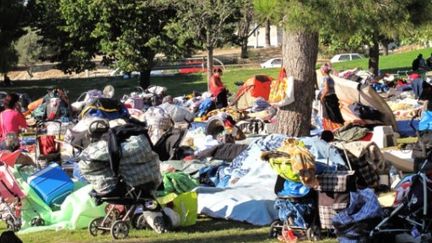 Une famille de Roms à Marseille, le 4 août 2011. (CITIZENSIDE / GEORGES ROBERT)