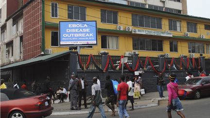 &nbsp; (Dans une rue de Monrovia, au Liberia, en début de semaine © REUTERS/James Giahyue)