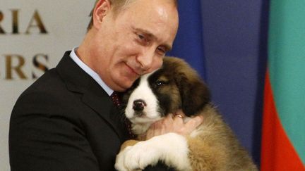 Poutine le nounours. (OLEG POPOV / REUTERS)