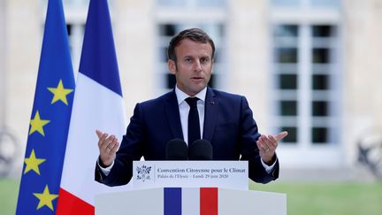 Le président de la République Emmanuel Macron s'exprimant devant les 150 membre de la Convention citoyenne pour le climat lundi 29 juin 2020 à Paris. (CHRISTIAN HARTMANN / POOL / AFP)