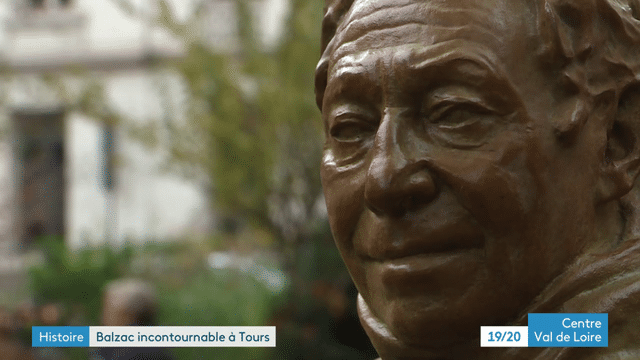 Cinq statues de Balzac à Tours