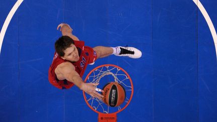 Viktor Khryapa au dunk (ALEXEY FILIPPOV / RIA NOVOSTI)