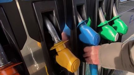 Prix du carburant : le Premier ministre annonce une remise de 15 centimes par litre