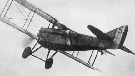 Le pilote français&nbsp;Georges Guynemer dans son biplan Spad II le 11 septembre 1917. (AFP PHOTO)