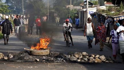 &nbsp; (Des manifestations dans les rues de Bujumbura, la capitale du Burundi © REUTERS/Goran Tomasevic)