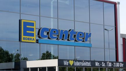 Un supermarché Edeka à&nbsp;Mülheim (Allemagne), le 7 juillet 2016. (ROLAND WEIHRAUCH / DPA / AFP)