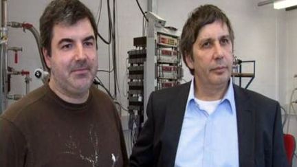 Les prix Nobel de physique A.Geim et K.Novoselov (France 2)