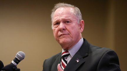 Le juge Roy Moore, le 11 novembre 2017, à&nbsp;Vestavia Hills, dans l'Alabama, lors d'une rencontre avec des vétérans. (MARVIN GENTRY / REUTERS)