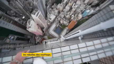 De jeunes habitants de Hong Kong se sont filmés se promenant sur les toits des gratte-ciel. Vertigineux !