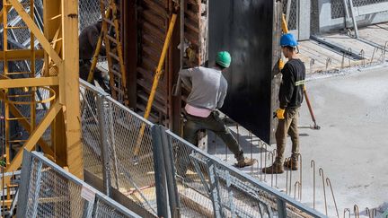 Le secteur de la construction est l'un des secteurs qui s'en sort le mieux avec des faillites ou mises en liquidation qui ont baissé de 15&nbsp;% entre les mois de juillet 2016 et 2017. (MAXPPP)