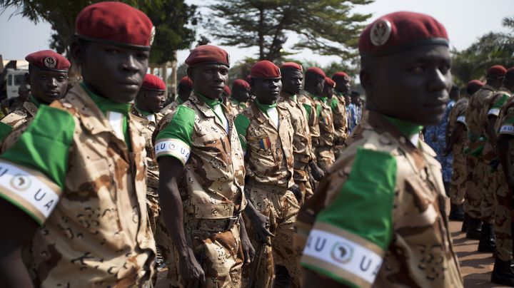 Des soldats du contingent tchadien de la force africaine en Centrafrique, le 19 d&eacute;cembre 2013. (IVAN LIEMAN / AFP)