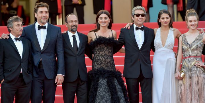 L'équipe du film "Everybody knows" monte les marches du Festival de Cannes 
 (WOSTOK PRESS/MAXPPP)