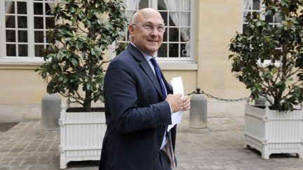 Le ministre du Travail Michel Sapin &agrave; Matignon (Paris), le 5 juin 2012. (BERTRAND GUAY / AFP)