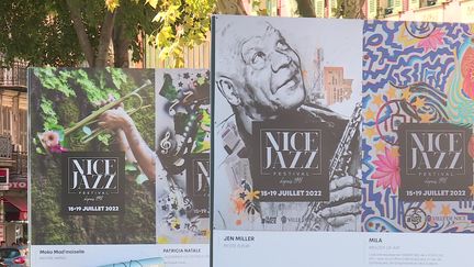 41 artistes niçois ont revisité l'affiche du festival Nice Jazz Festival. Exposition sur le port jusqu'au 3 octobre 2022. (France 3 Côte d'Azur : E. Patricio / C. Chaillan / P. Pauron)