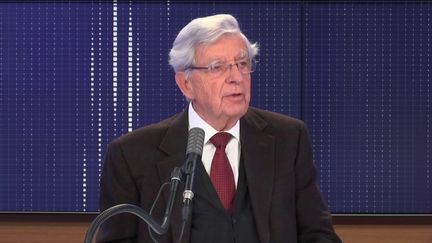 Jean-Pierre Chevènement,&nbsp;ancien ministre et président de la Fondation Res Publica, était l'invité du "8h30 franceinfo", dimanche 4 octobre 2020. (FRANCEINFO / RADIOFRANCE)