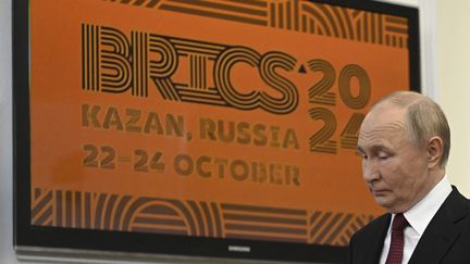 Vladimir Poutine au sommet des Brics+ à Kazan, le 22 octobre 2024, en Russie. (ALEXANDER NEMENOV / POOL)