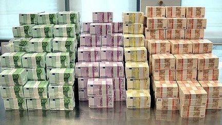 La dette publique fran&ccedil;aise repr&eacute;sentait 1 693 millliards d'euros fin juin 2011. (ALESSANDRO SILLIP / FLICKR.COM / CREATIVE COMMONS)