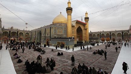 cousin et gendre du Prophète Mahomet, premier Imam du chiisme et quatrième calife de l'islam. Cette nécropole est le quatrième des cinq principaux lieux saints de l'islam.  (Mohammed Amee/REUTERS)