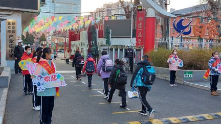 There are on average 45 students per class in schools in China.  (SÉBASTIEN BERRIOT / RADIO FRANCE)