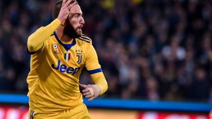 Gonzalo Higuain (Juventus Turin) chambre le public de Naples