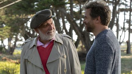 François Berléand et Guillaume de Tonquédec dans "L'esprit de famille" (CINE NOMINE - SAME PLAYER)