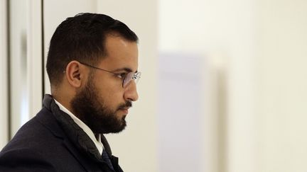 Alexandre Benalla arrive au palais de justice de Paris, le 19 février 2019. (GEOFFROY VAN DER HASSELT / AFP)