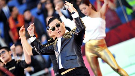 Le chanteur sud-coréen Psy danse le "Gangnam Style"
 (TIZIANA FABI / AFP)