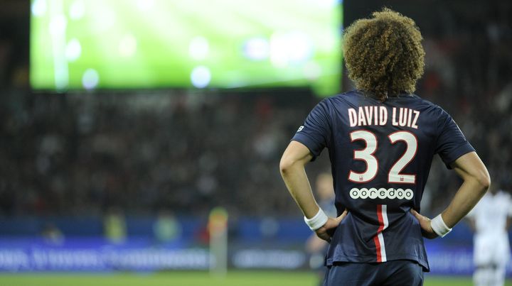 Le d&eacute;fenseur parisien David Luiz lors du match de Ligue 1 entre le PSG et l'OL, le 21 septembre 2014 au Parc des princes, &agrave; Paris. (JEAN MARIE HERVIO / DPPI MEDIA / AFP)