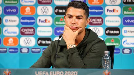 Cristiano Ronaldo lors d'une conférence de presse (sans bouteille de soda devant lui), le 14 juin 2021.&nbsp; (HANDOUT / UEFA)