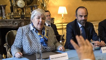 La ministre de la Cohésion des territoires, Jacqueline Gourault, et le Premier ministre, Edouard Philippe, le 29 novembre 2018, à Matignon, à&nbsp;Paris. (CHRISTOPHE ARCHAMBAULT / AFP)