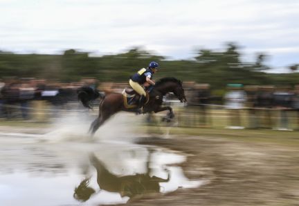 Sur le cross, vitesse garantie ! (Axel Roux)