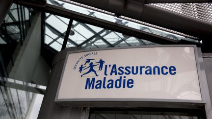 Parmi les leviers sur lesquels l'Assurance maladie veut jouer,&nbsp;l'un des principaux concerne ce que l’on appelle la pertinence des prescriptions et des actes, à hauteur de plus de 1,3&nbsp;milliards d’euros. (VINCENT ISORE / MAXPPP)