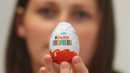 Un oeuf en chocolat Kinder. (JEAN FRANCOIS FREY / MAXPPP)