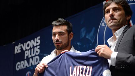 Ezequiel Lavezzi et Leonardo  (ERIC FEFERBERG / AFP)