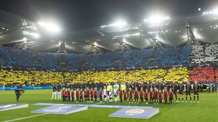 Le stade du Legia Varsovie aux couleurs de l'Ukraine avant le match entre le Shakhtar Donetsk et le Real Madrid en Ligue des champions, le 11 octobre 2022. (FOTO OLIMPIK / NURPHOTO)