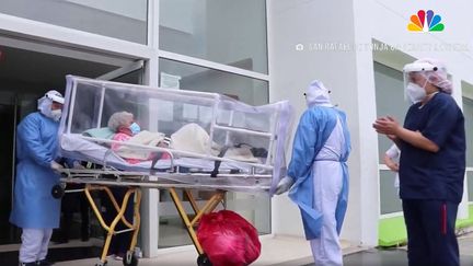 Carmen Hernandez, qui a vaincu deux fois le Covid-19. (CAPTURE D'ÉCRAN / SAN RAFAEL DE TUNJA UNIVERSITY HOSPITAL)