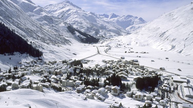 Alpes Suisses Fouilles D Urgence Pour Preserver Des Vestiges De Chasseurs De Cristaux Du Mesolithique