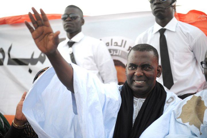 Biram Dah Abeid, fondateur de l'IRA. «Les bébés naissent sous la coupe de leurs maîtres et sont contraints de les servir toute leur vie», écrit le militant abolitionniste du fonds de sa prison. (Photo AFP/Seyllou)