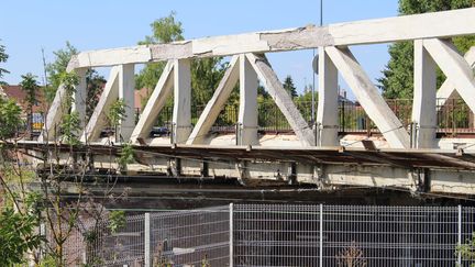 Le pont de Crépy-en-Valois, dans l'Oise, le 29 juillet 2019. (ROBIN PRUDENT / FRANCEINFO)