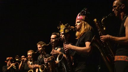 Le large ensemble Les Rugissants (direction Grégoire Letouvet). (NINA CHOLET)