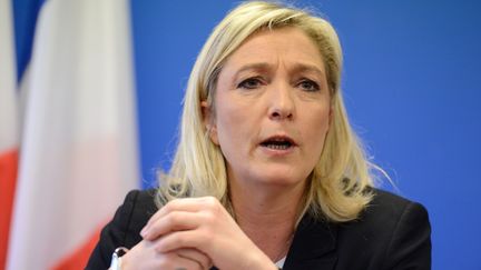 Marine le Pen, pr&eacute;sidente du Front national, lors de ses v&oelig;ux &agrave; la presse, le 8 janvier 2013. (ERIC FEFERBERG / AFP)