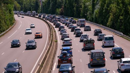 Dans la vallée du Rhône, comme ici près de Valence, l'autoroute A7 sera à éviter le 8 juillet 2023. (NICOLAS GUYONNET / HANS LUCAS / AFP)