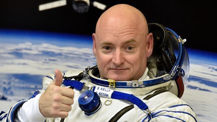 L'astronaute am&eacute;ricain Scott Kelly avant son d&eacute;part pour la Station spatiale internationale, le 27 mars 2015 &agrave; Ba&iuml;konour (Russie). (KIRILL KUDRYAVTSEV / AFP)