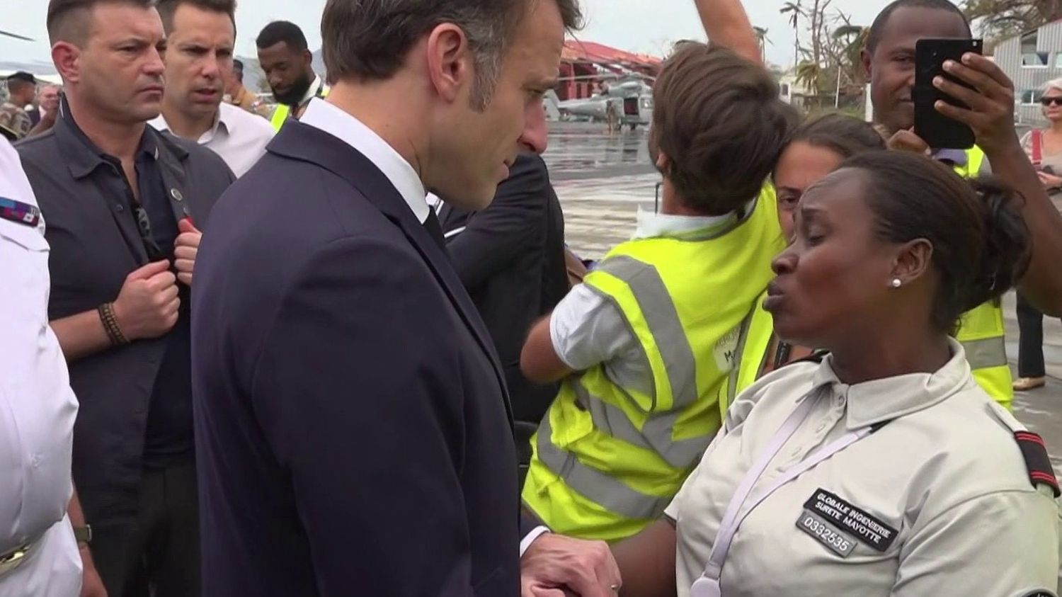 Cyclone Chido Mayotte Emmanuel Macron Est Arriv Sur L Le