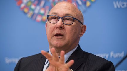 "Tout effort pour un ministère doit être compensé par des économies sur d'autres ministères", explique Michel Sapin