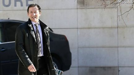 Le juge Jean-Michel Gentil arrive au tribunal de Bordeaux, le 19 f&eacute;vrier 2013.&nbsp; (PATRICK BERNARD / AFP)