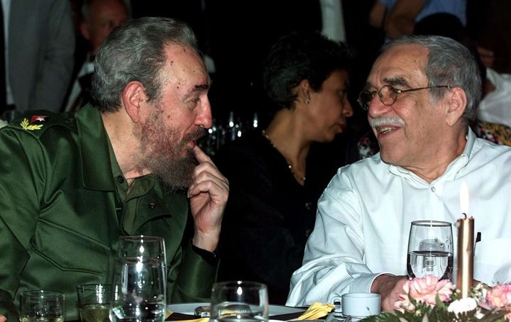 Fidel Castro et Gabriel Garcia Marquez en 2000, lors du festival du cigare de la Havane.
 ( JOSE GOITIA/AP/SIPA)