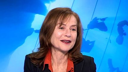 Isabelle Huppert sur le plateau du 19/20 de France3 Auvergne
 (France 3 / Culturebox)