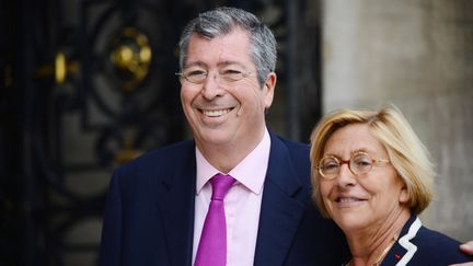 Patrick et Isabelle Balkany, &agrave; la mairie de Neuilly-sur-Seine (Hauts-de-Seine), le 16 avril 2013. (REAU ALEXIS / SIPA)