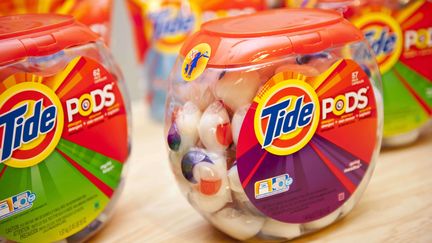 Des boîtes de capsules de lessive de la marque américaine Tide, le 14 février 2012. (AP / SIPA)